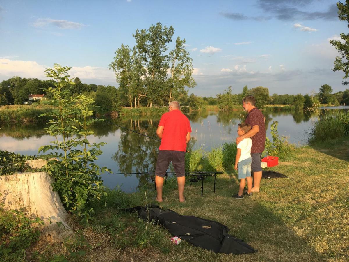 Gite Martin Pecheur Au Coeur De La Nature Moncoutant Bagian luar foto